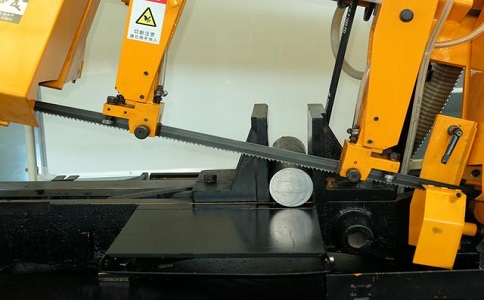 北湖数控带锯床自动送料精度会出现偏差吗？